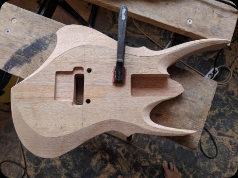 Zerberus Dragon custom electric guitar set neck joint construction detail